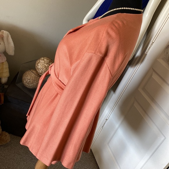 Work and play hard in a beautiful salmon colored jacket, by ST. John! - Picture 7 of 12